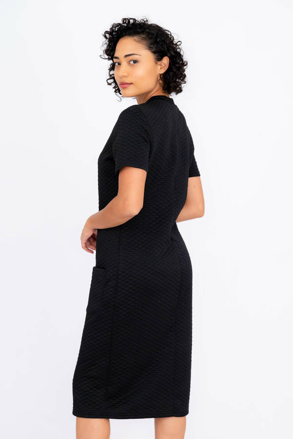 Short Sleeve Textured Black Dress With Pockets