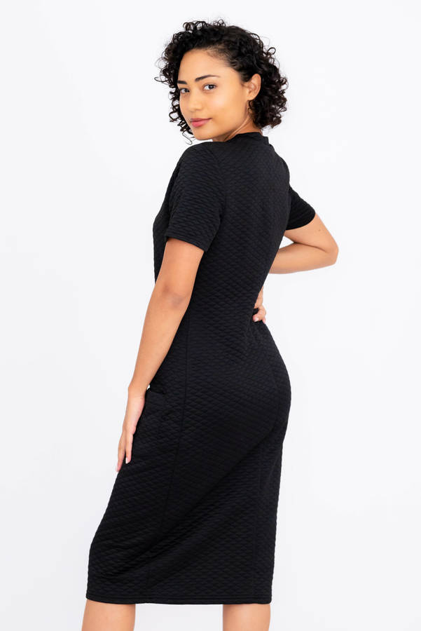 Short Sleeve Textured Black Dress With Pockets