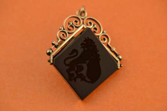 Victorian Swivel |  |