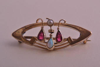 Art Nouveau Brooch |  |