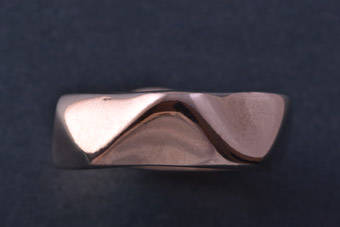 Silver Retro-Style Ring |  |