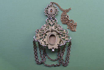 Gilt Vintage Pendant |  |