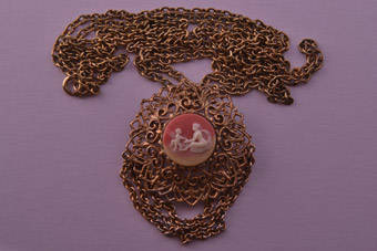 Vintage Pendant / Brooch |  |