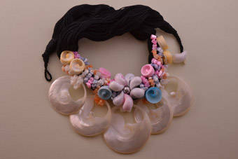 Vintage Shell Necklace |  |