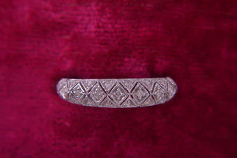 9ct Gold Modern Ring |  |