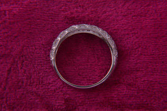 9ct Gold Modern Ring |  |