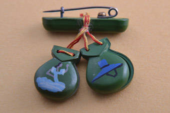 Wooden Castanets Brooch  |  |