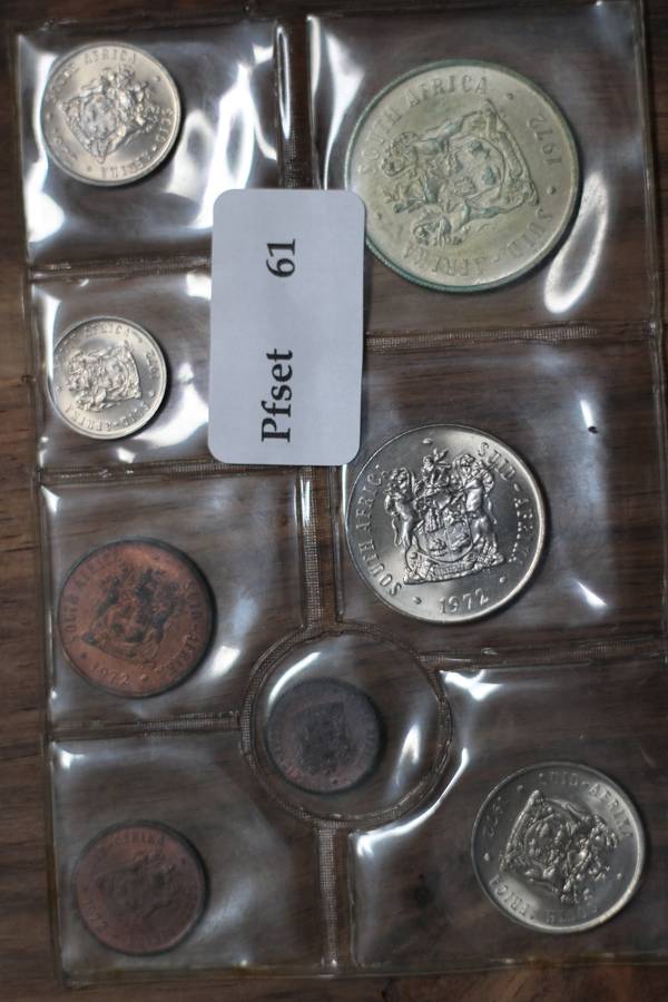 1972 *** Uncirculated set with Silver R1