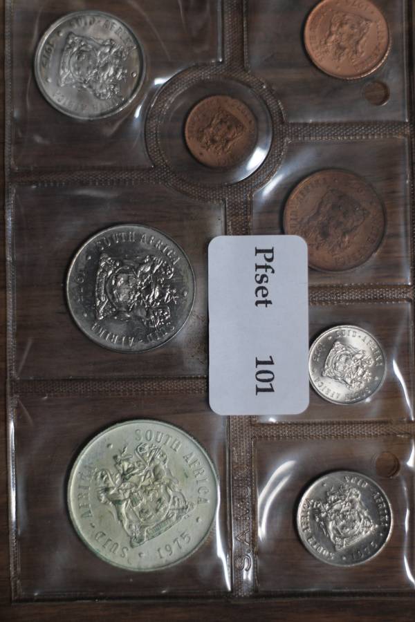1975 *** Uncirculated set with Silver R1