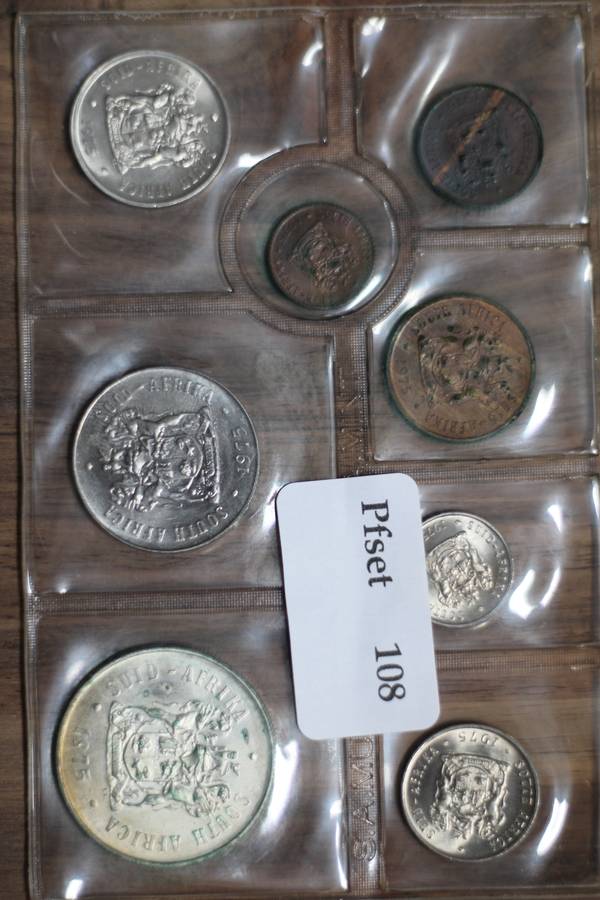 1975 *** Uncirculated set with Silver R1