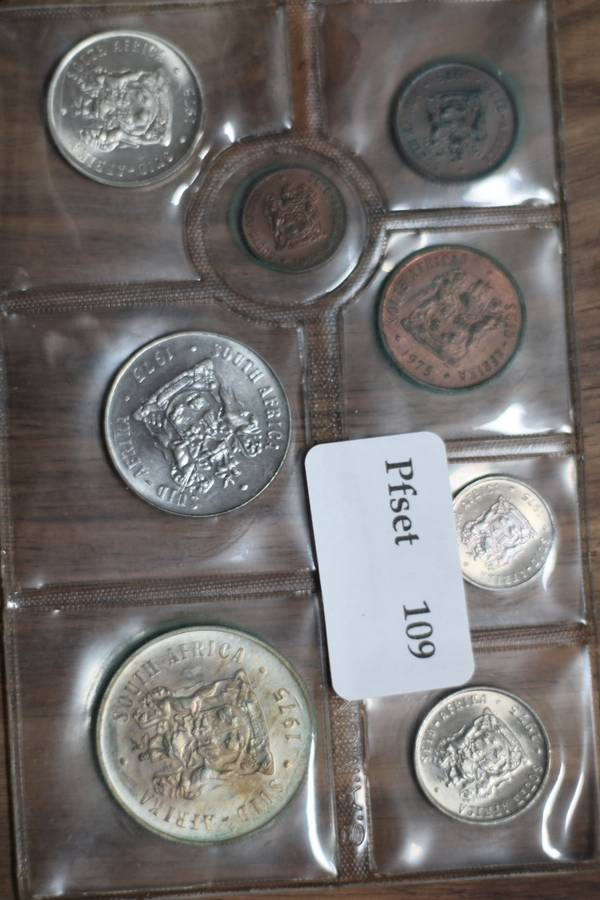 1975 *** Uncirculated set with Silver R1