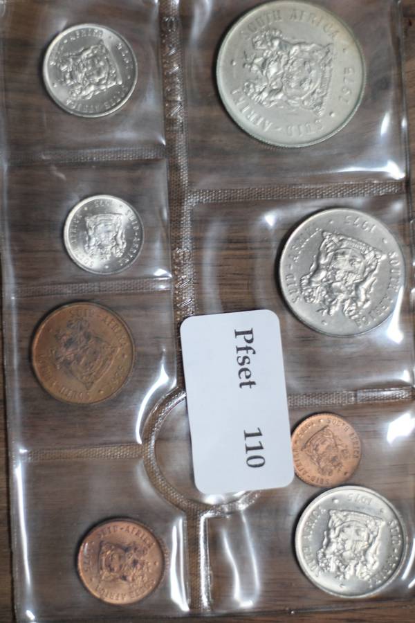 1975 *** Uncirculated set with Silver R1