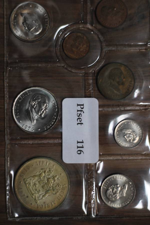 1976 *** Uncirculated set with Silver R1