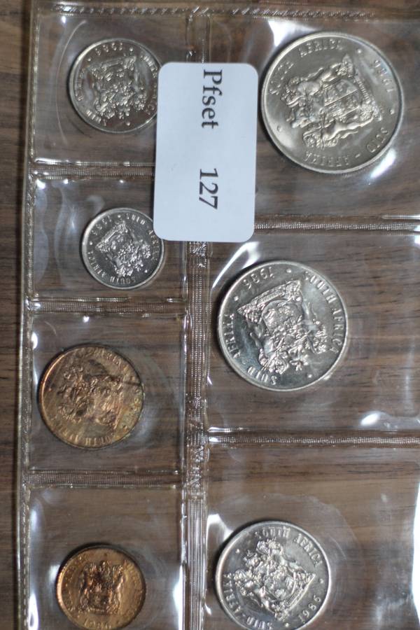 1986 *** Uncirculated set with Nickel R1