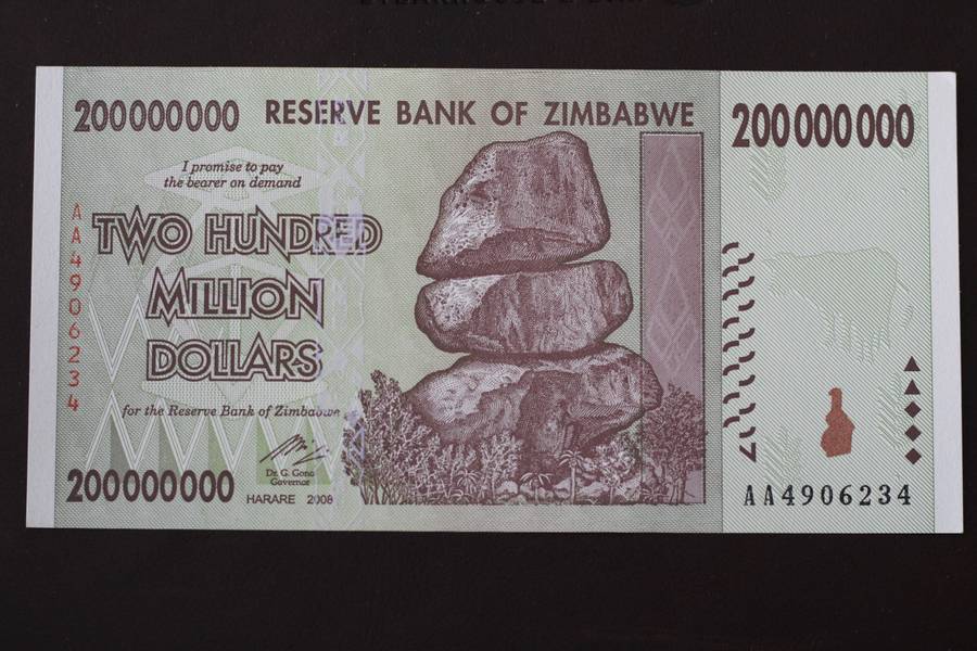 Zimbabwe *** $200 MILLION *** Great unc