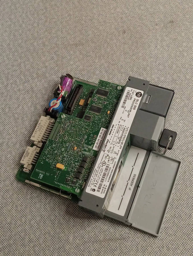 SLC 5/05 Controller - 64K Memory 1747-L553 USED