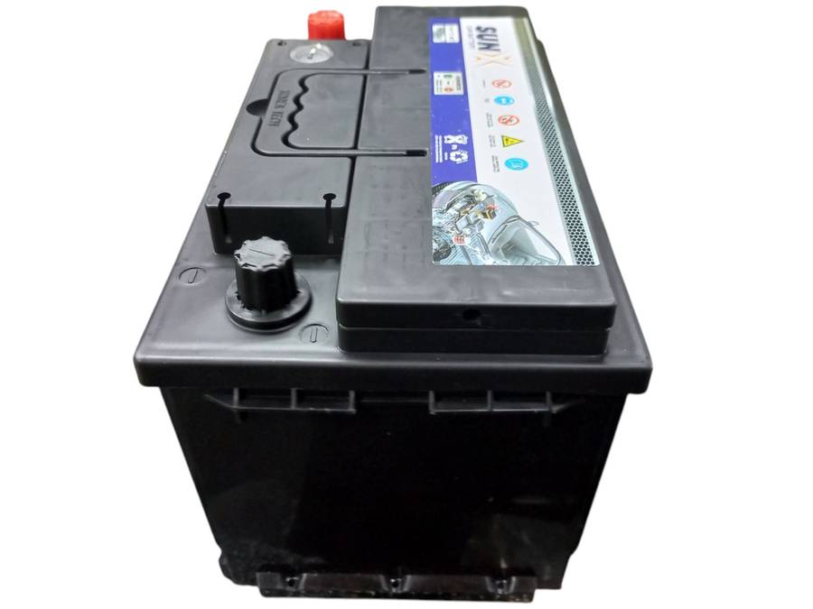 FB0282 SunX 657 - Auto Battery 12 Volt 72 Ah with OLD Battery. Plus R220 without OLD Battery.