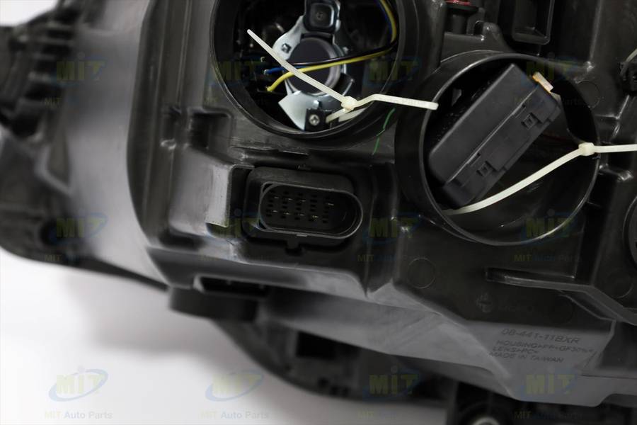 Vw Transporter/caravelle T6 Head Lamp,+motor, Halogen, Lh E-marked, L2 Late Model, 20-22
