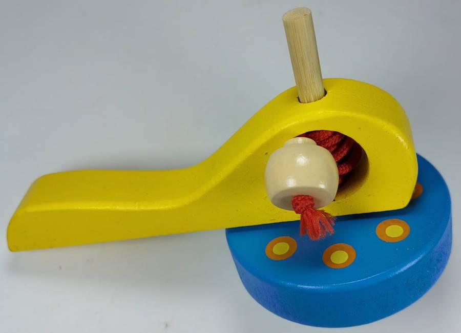 Spinning top with Threading lace (small)