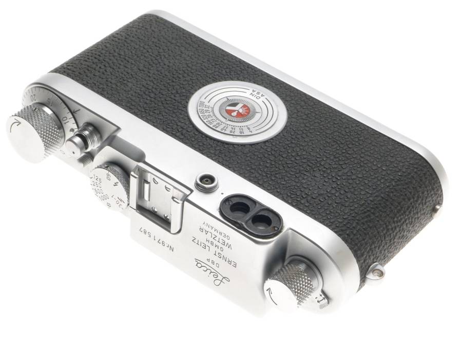 SUMMARON SILVER 1:2.8/35mm SCREW MOUNT M39 LENS WITH LEICA IIIG FILM CAMERA f=35