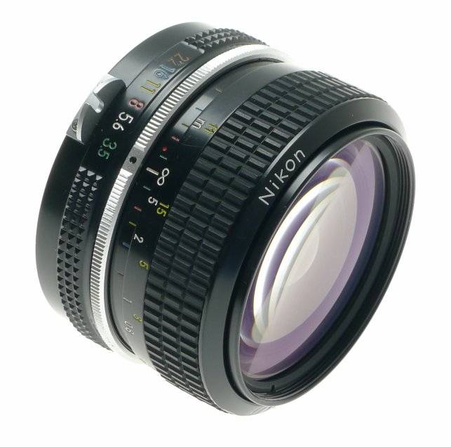 NIKON 1:3.5/28mm NIKKOR SLR CAMERA LENS f=28mm CLEAN EXCELLENT WIDE ANGLE