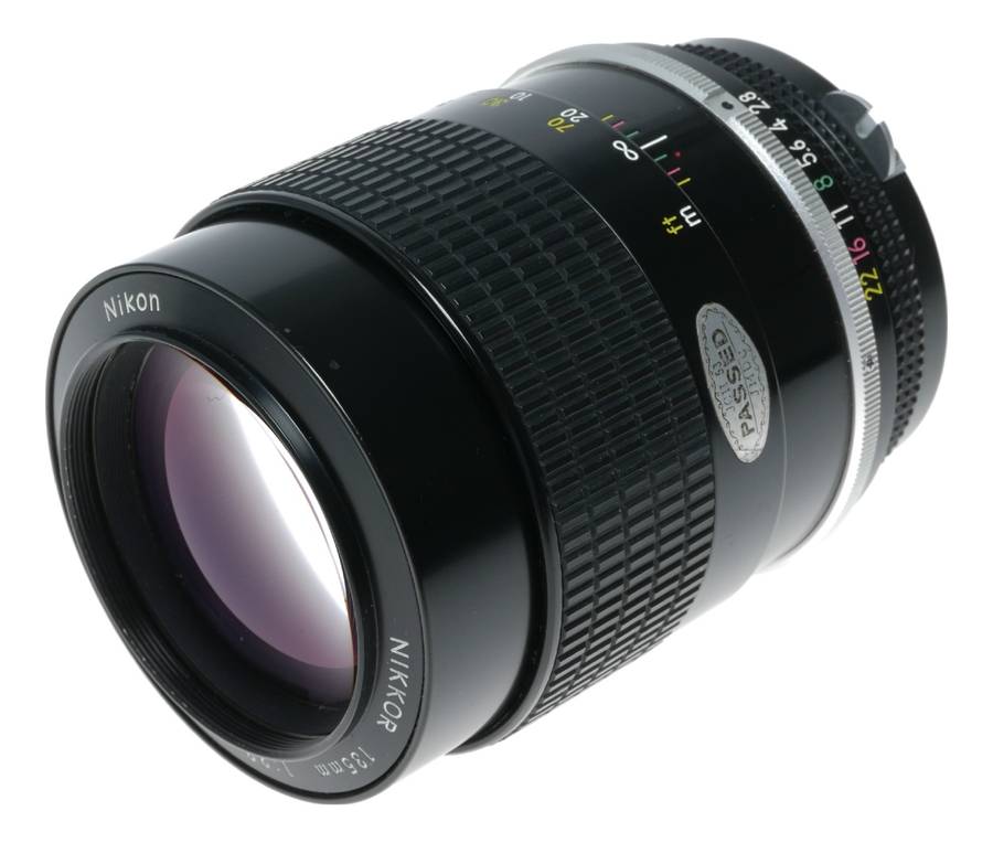 Nikkor 135mm 1:2.8 Nikon tele lens 2.8/135 Vintage SLR optics