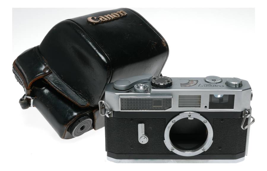 Canon Model 7 chrome vintage film camera 35mm rangefinder with case