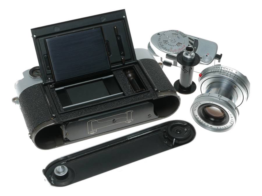 Leica M3 Elmar 2.8/50 mm lens meter 35mm vintage RF film camera setup