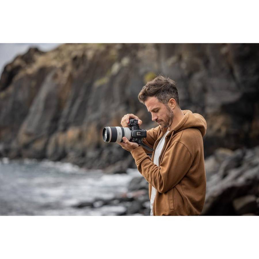 Canon EOS R5 Mirrorless Camera + RF 24-105mm Lens