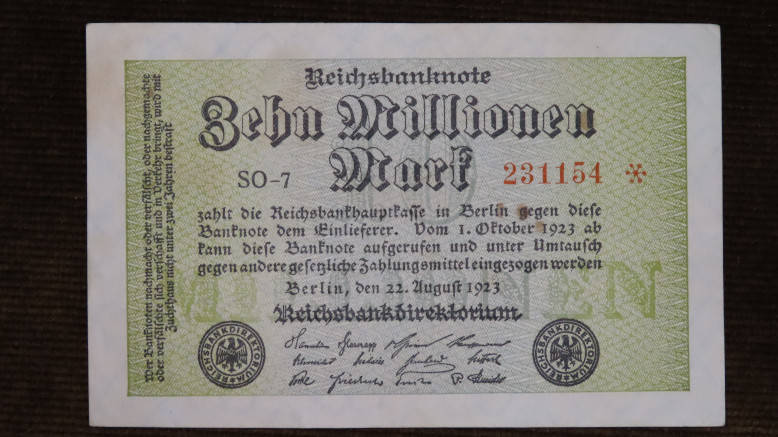 Germany - 10 Million Mark, 1923, p-106c Lattice Watermark