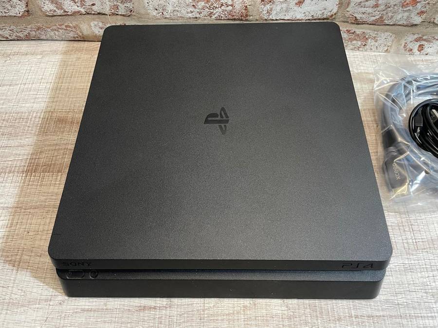 Playstation 4 (PS4) Slimline 1TB Console (Preowned)