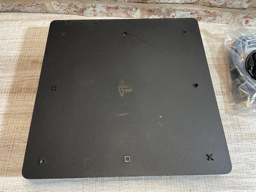 Playstation 4 (PS4) Slimline 1TB Console (Preowned)
