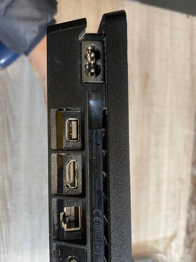 Playstation 4 (PS4) Slimline 1TB Console (Preowned)