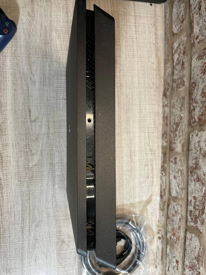 Playstation 4 (PS4) Slimline 1TB Console (Preowned)