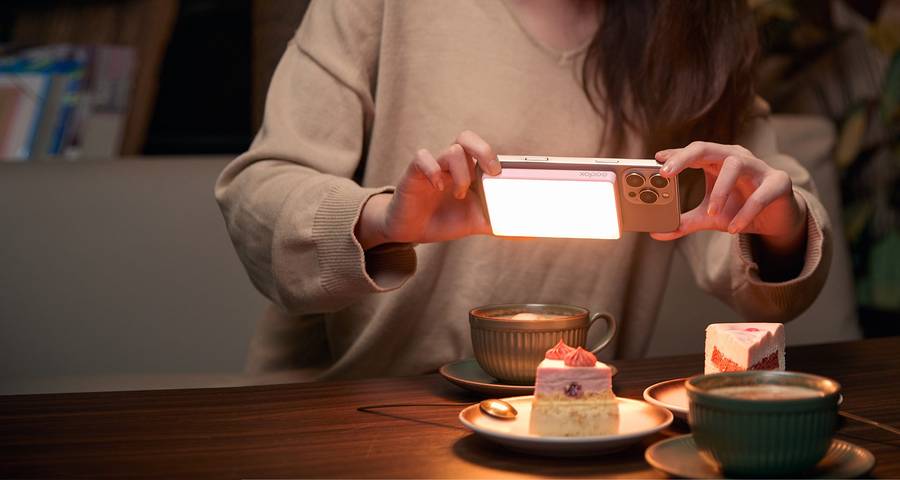 Godox MA5R Magnetic Wireless Charging Full-Colour RGB LED Light (Black or White)