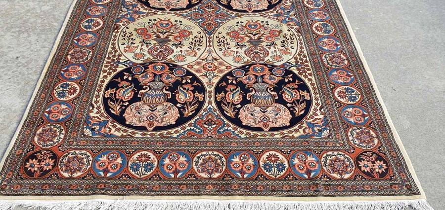 Very Fine Persian Sarough Carpet 300cm x 200cm Hand knotted