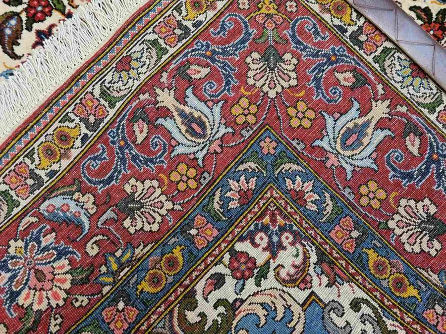 Very Fine Persian Bakhtiari Carpet 320cm x 220cm Hand Knotted
