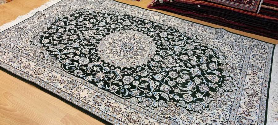 Very Fine Persian Nain Carpet 206cm x 130cm Hand Knotted