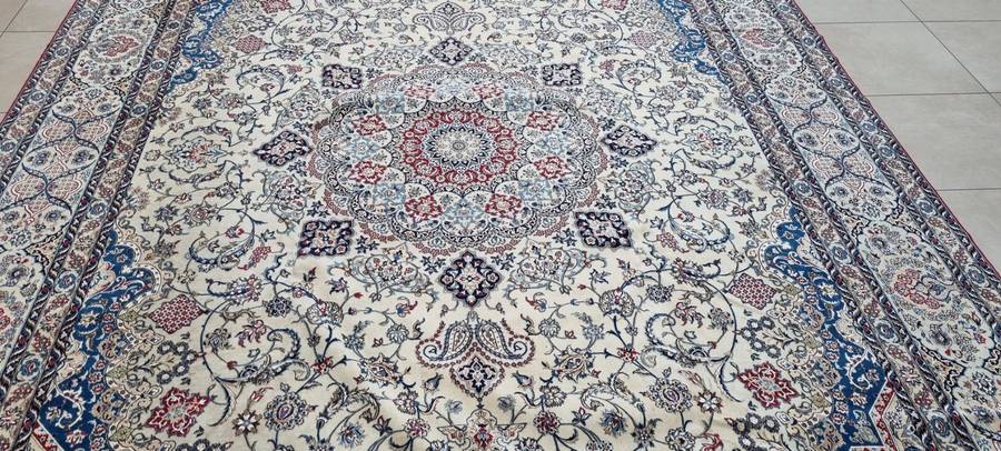 Extremely Fine Quality Persian Nain Carpet In a Extra Large Size 495cm x 345cm Hand Knotted (6LA)