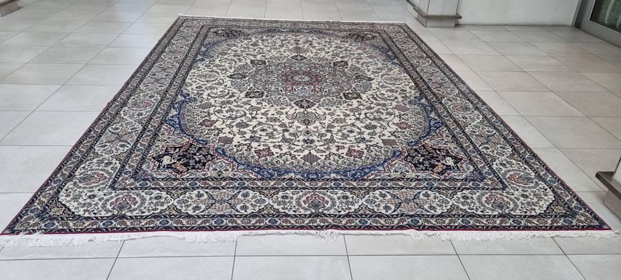 Extremely Fine Quality Persian Nain Carpet In a Extra Large Size 495cm x 345cm Hand Knotted (6LA)