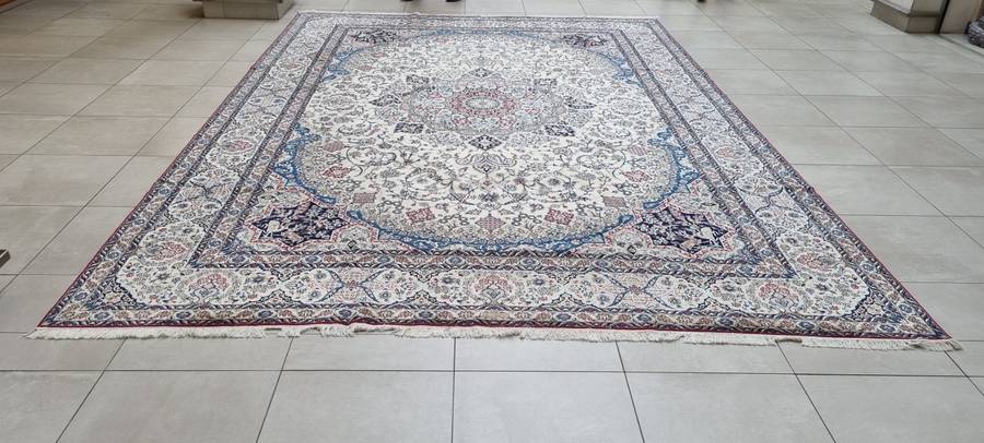 Extremely Fine Quality Persian Nain Carpet In a Extra Large Size 495cm x 345cm Hand Knotted (6LA)