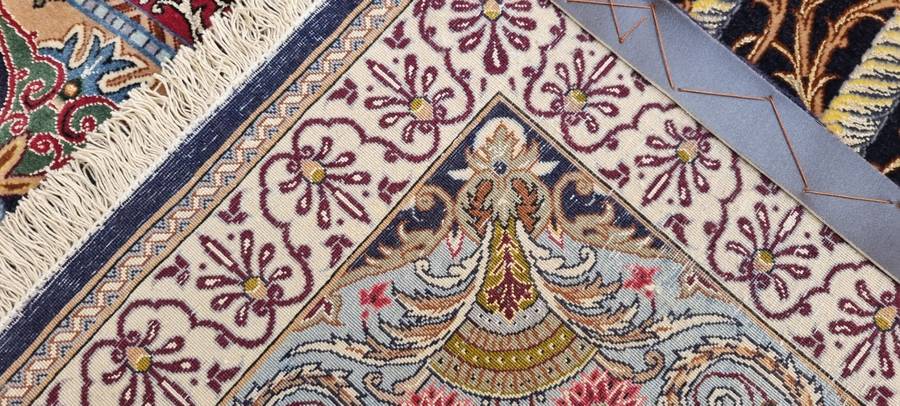 Very Fine Persian Isfahan Carpet 245cm x 157cm Hand Knotted