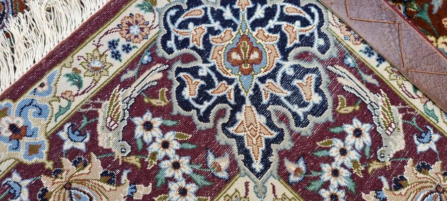 Very Fine Persian Isfahan Carpet 164cm x 118cm Hand Knotted
