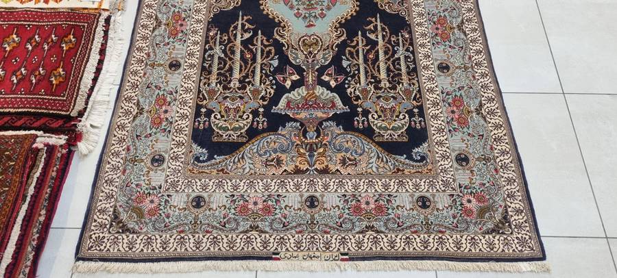 Very Fine Persian Isfahan Carpet 245cm x 157cm Hand Knotted
