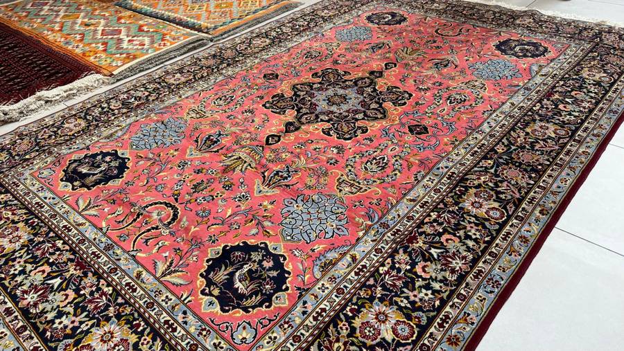 Very Fine Persian Kashan Carpet 335cm x 222cm Hand knotted