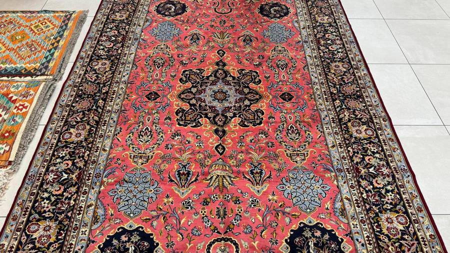 Very Fine Persian Kashan Carpet 335cm x 222cm Hand knotted