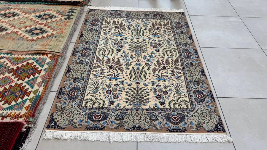 Very Fine Persian Nain Carpet (6LA) 157cm x 117cm Hand Knotted