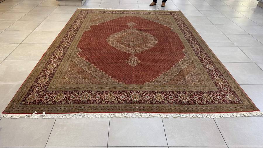 Very Fine Persian Tabriz Carpet 400cm x 300cm Hand Knotted