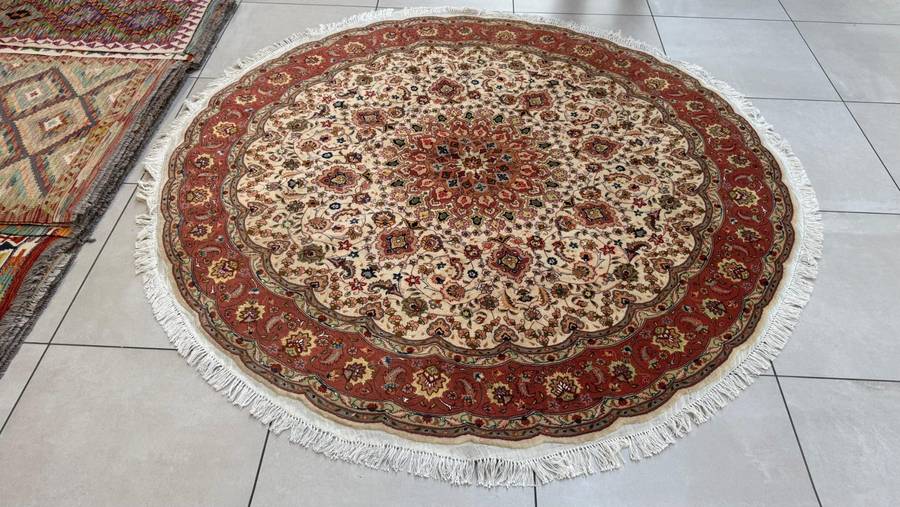 Very Fine Persian Tabriz Carpet 200cm x 200cm Hand Knotted
