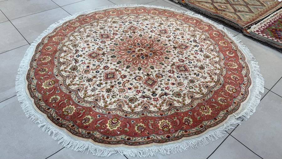 Very Fine Persian Tabriz Carpet 200cm x 200cm Hand Knotted